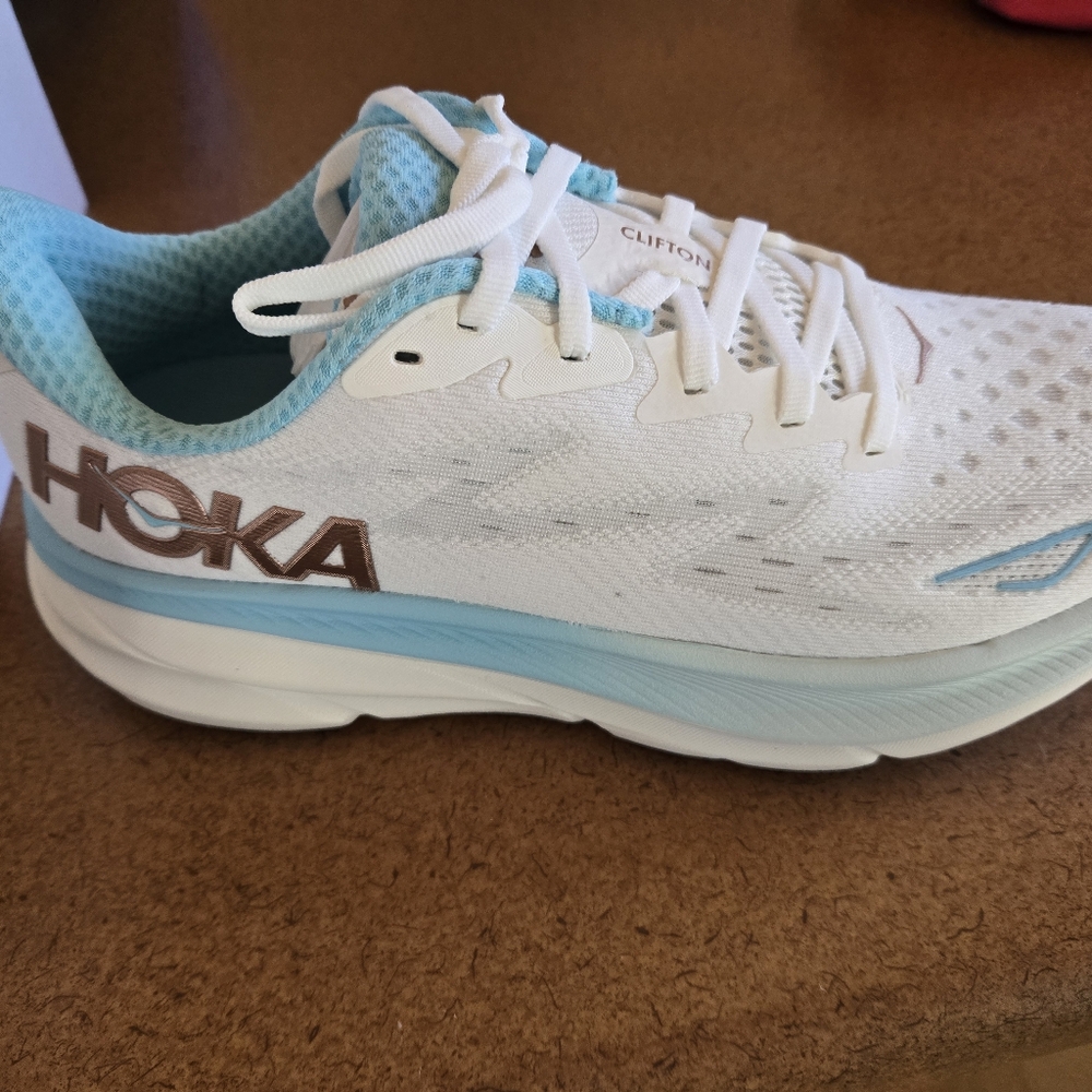 HOKA Clifton 9 Womens Size 8.5 White/Baby Blue